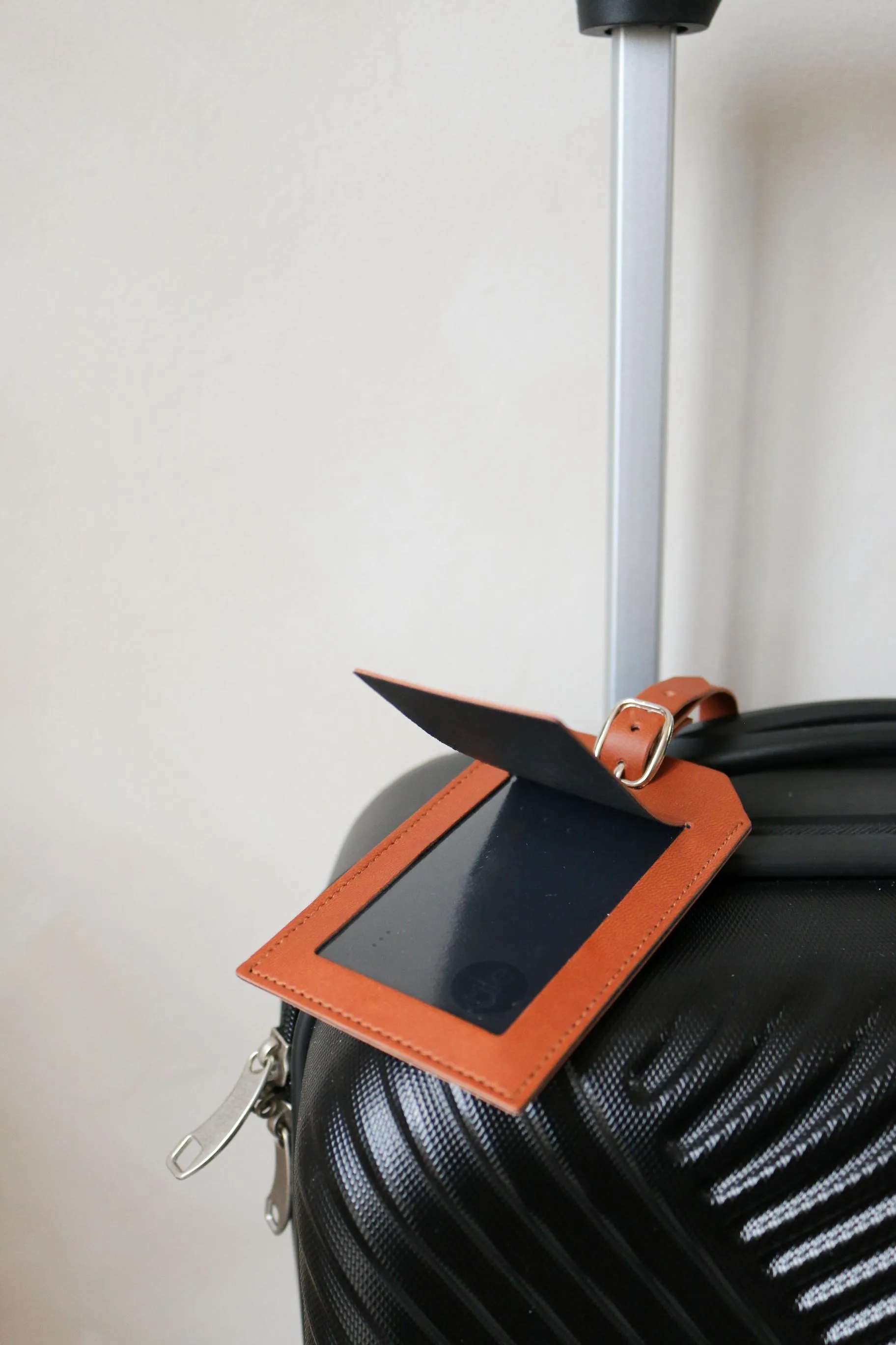 New Tile Slim with Vegan Leather Luggage Tag 33