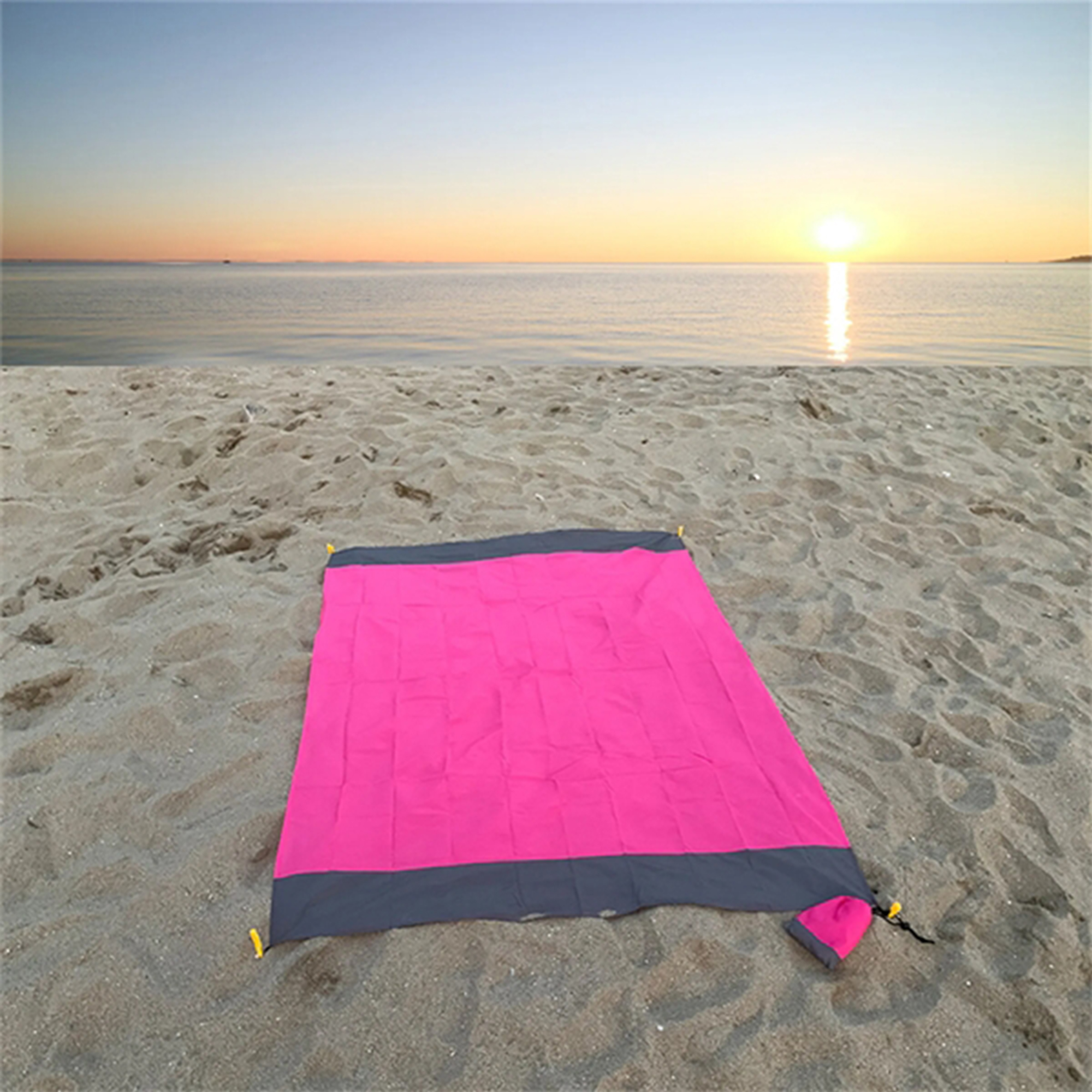 Portable Waterproof Beach Blanket 13