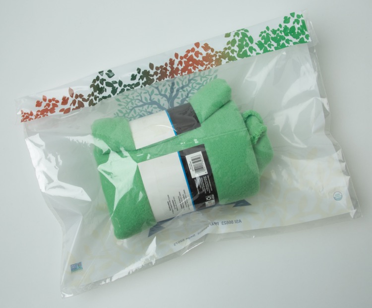Clear Peel & Seal White Underlay 1-Sided Plastic Bag (20" x 13.5") 4