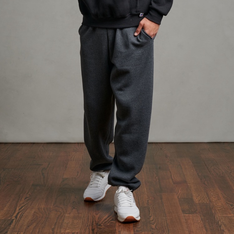 RUSSELL ATHLETIC DRI-POWER® Pocketed Closed-Bottom Sweatpant 25
