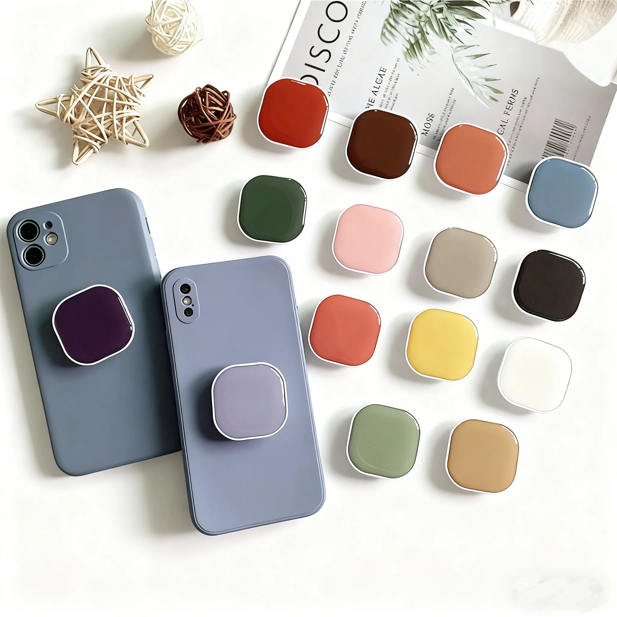 Fold Shrink Grip Phone Socket Holder