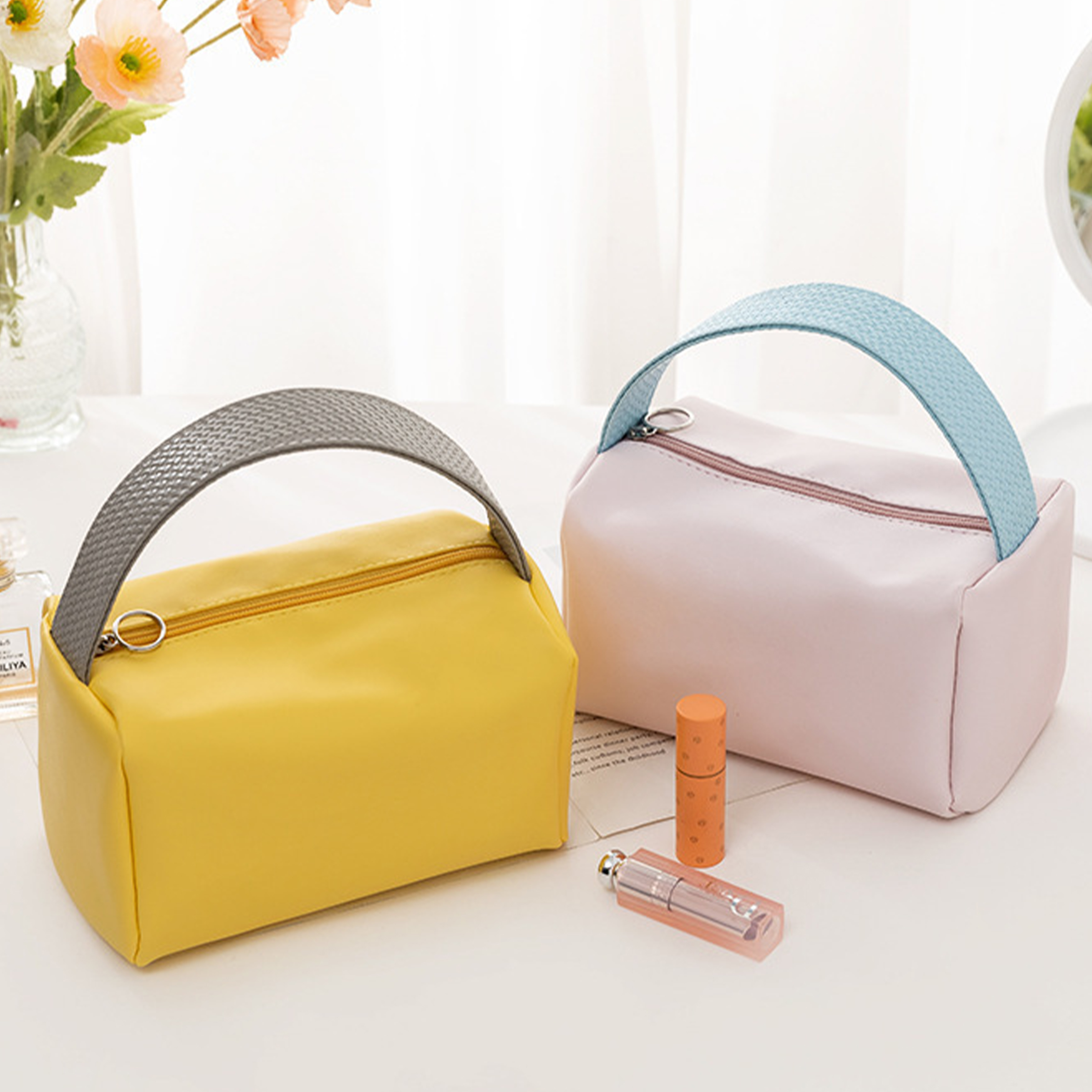 Pu Large Capacity Portable Makeup Bag 11