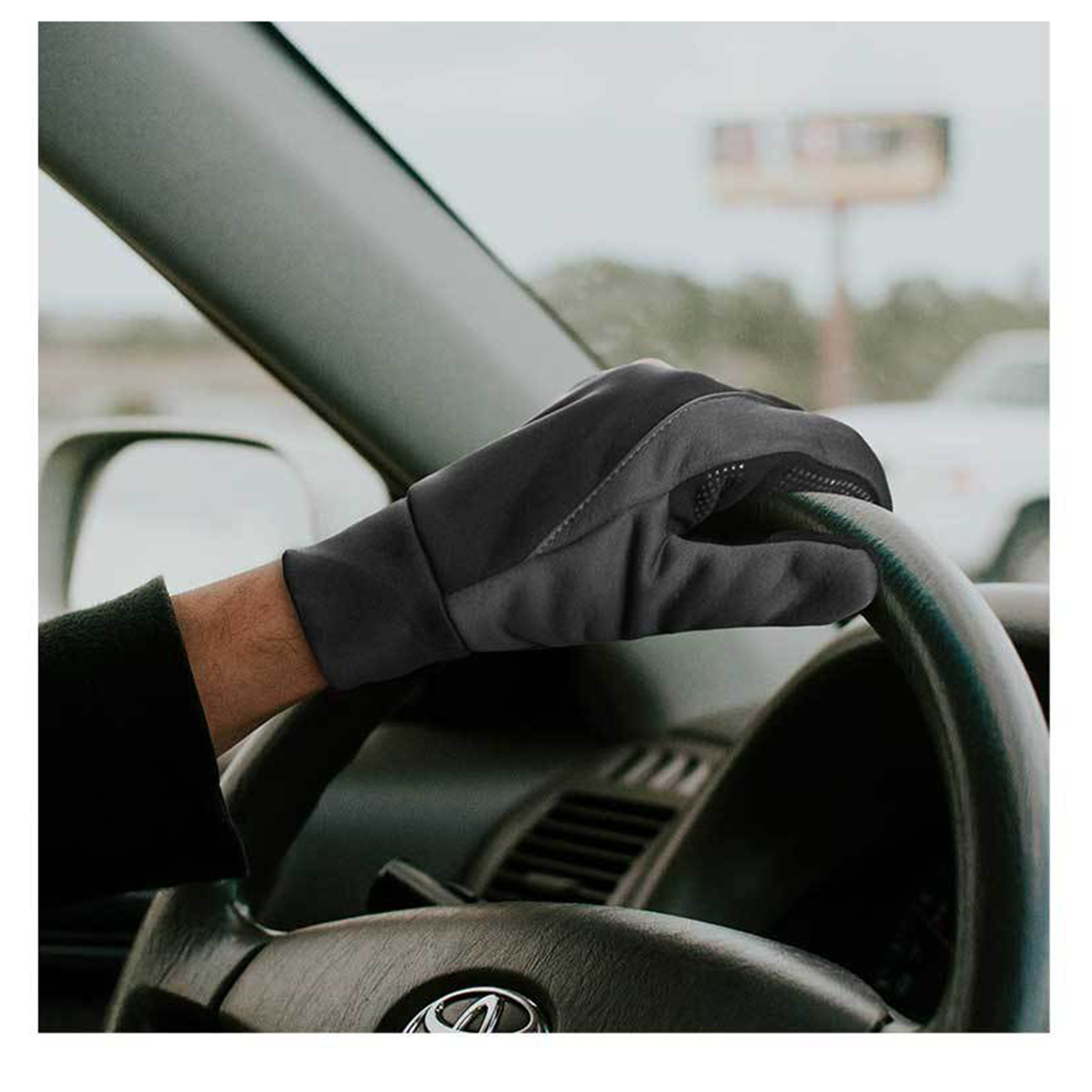 Waterproof Cycling Gloves with Touchscreen Functionality 6