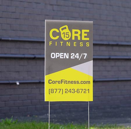 Vertical yard sign for a gym