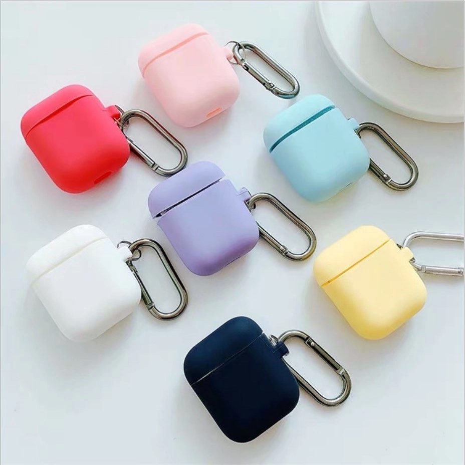 Silicone earphone cover with lock ring