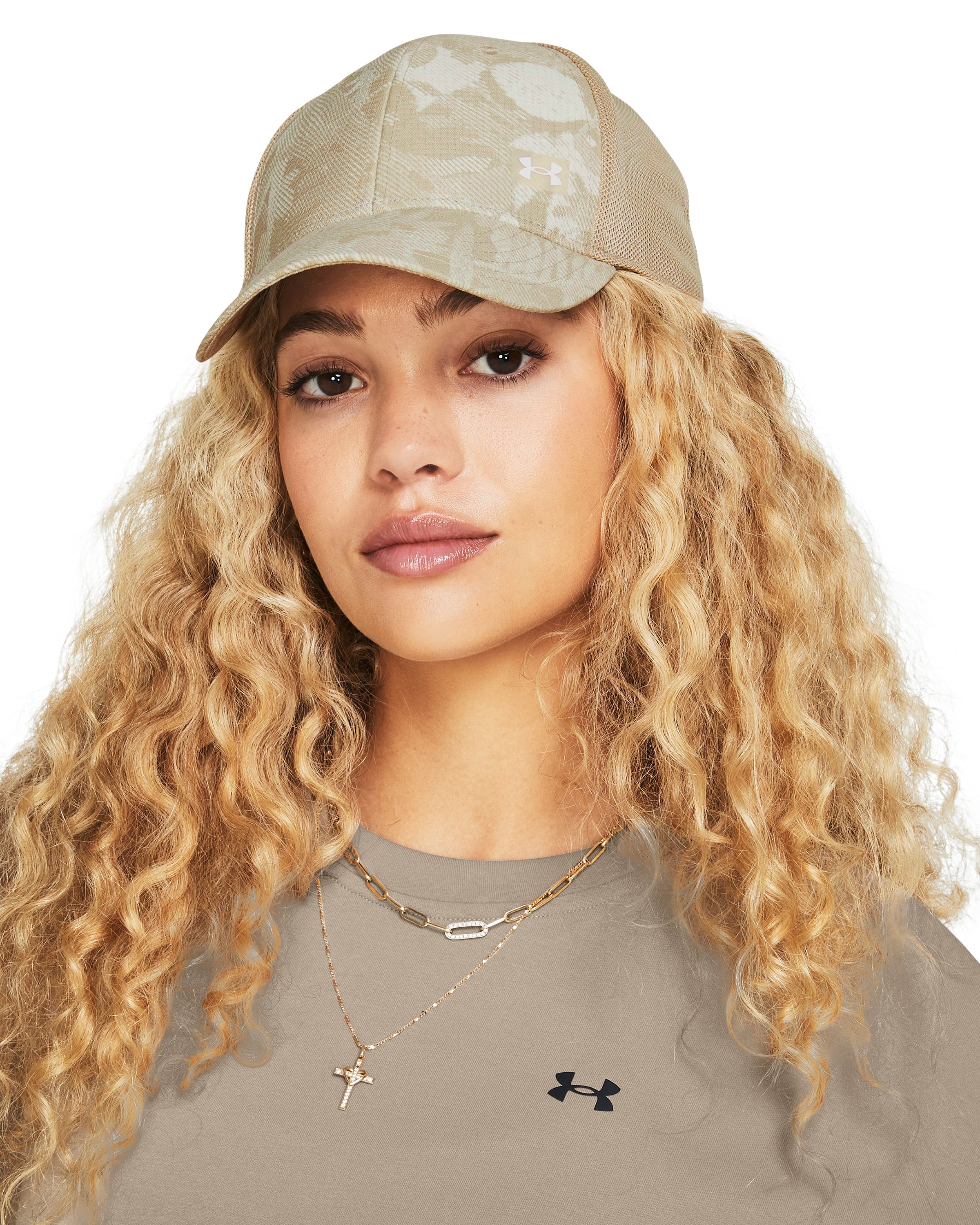 UA ArmourVent Women's Trucker Hat 19