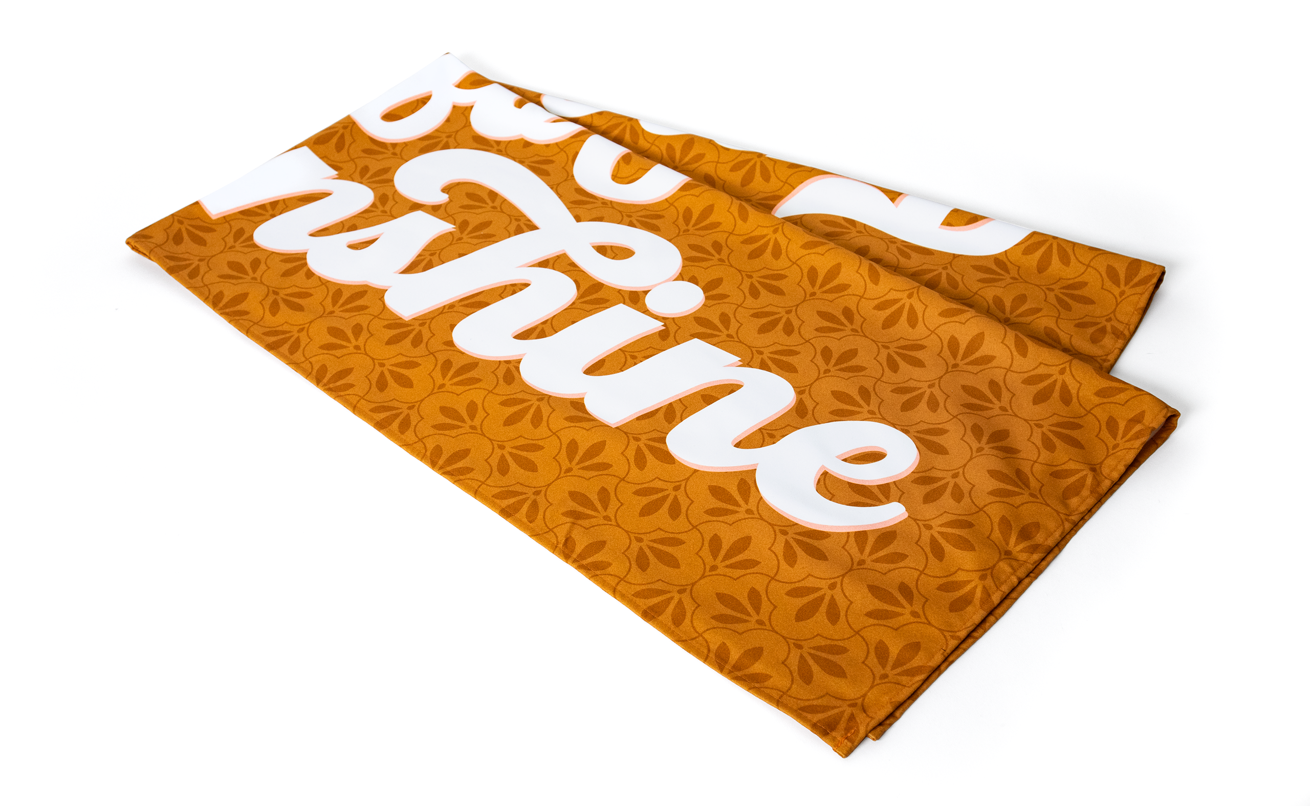 Sand-Free Towels 8