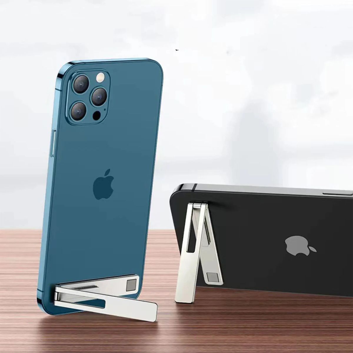Foldable phone holder
