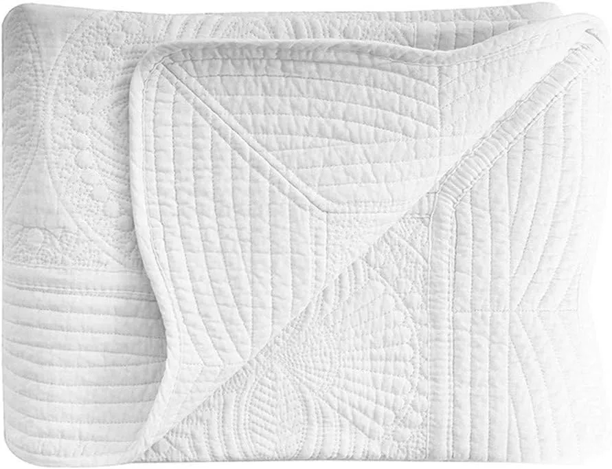 Toddlers Quilt Embroidery Scalloped Blanket 36" x 45" Newbor
