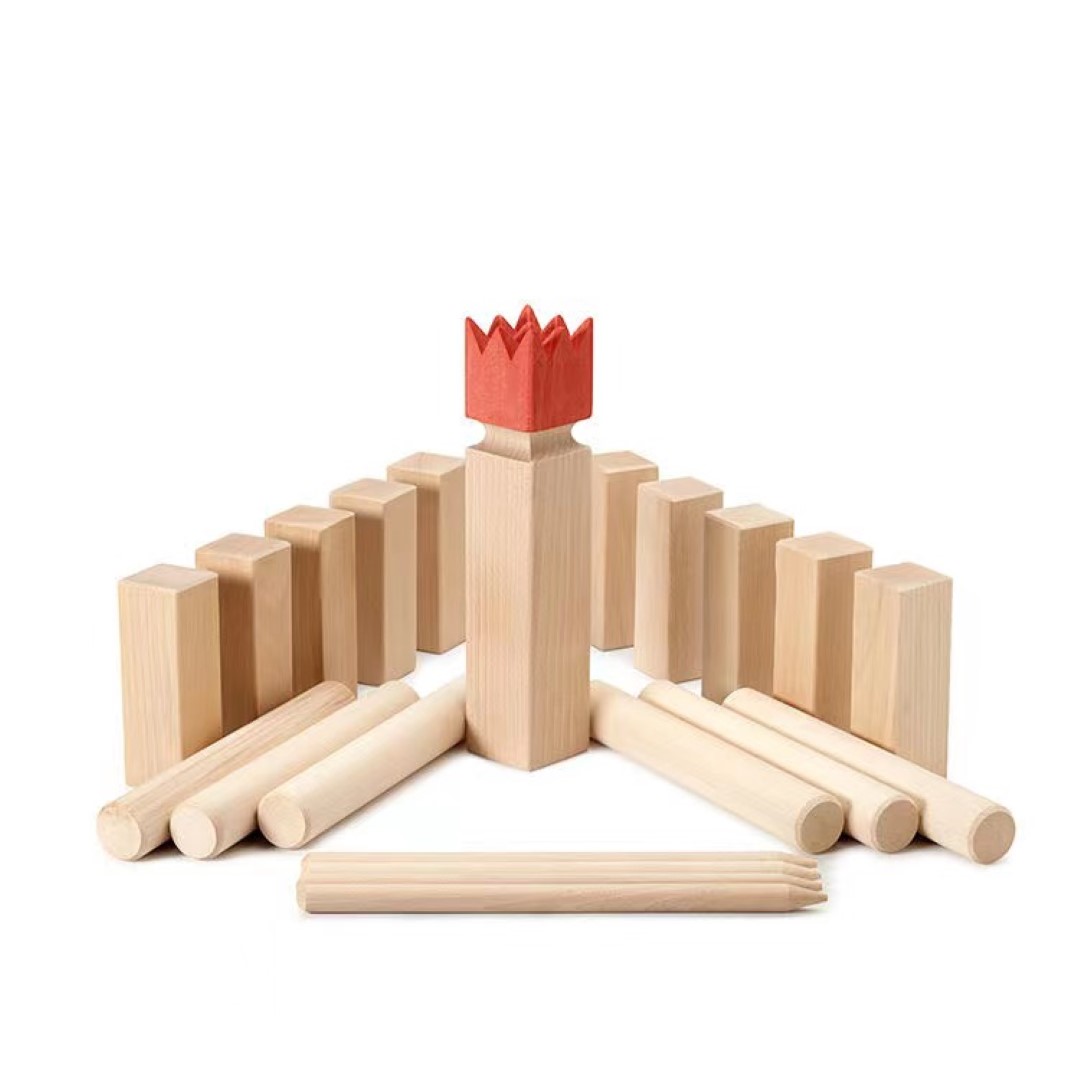 King and Soldiers Throwing Toys