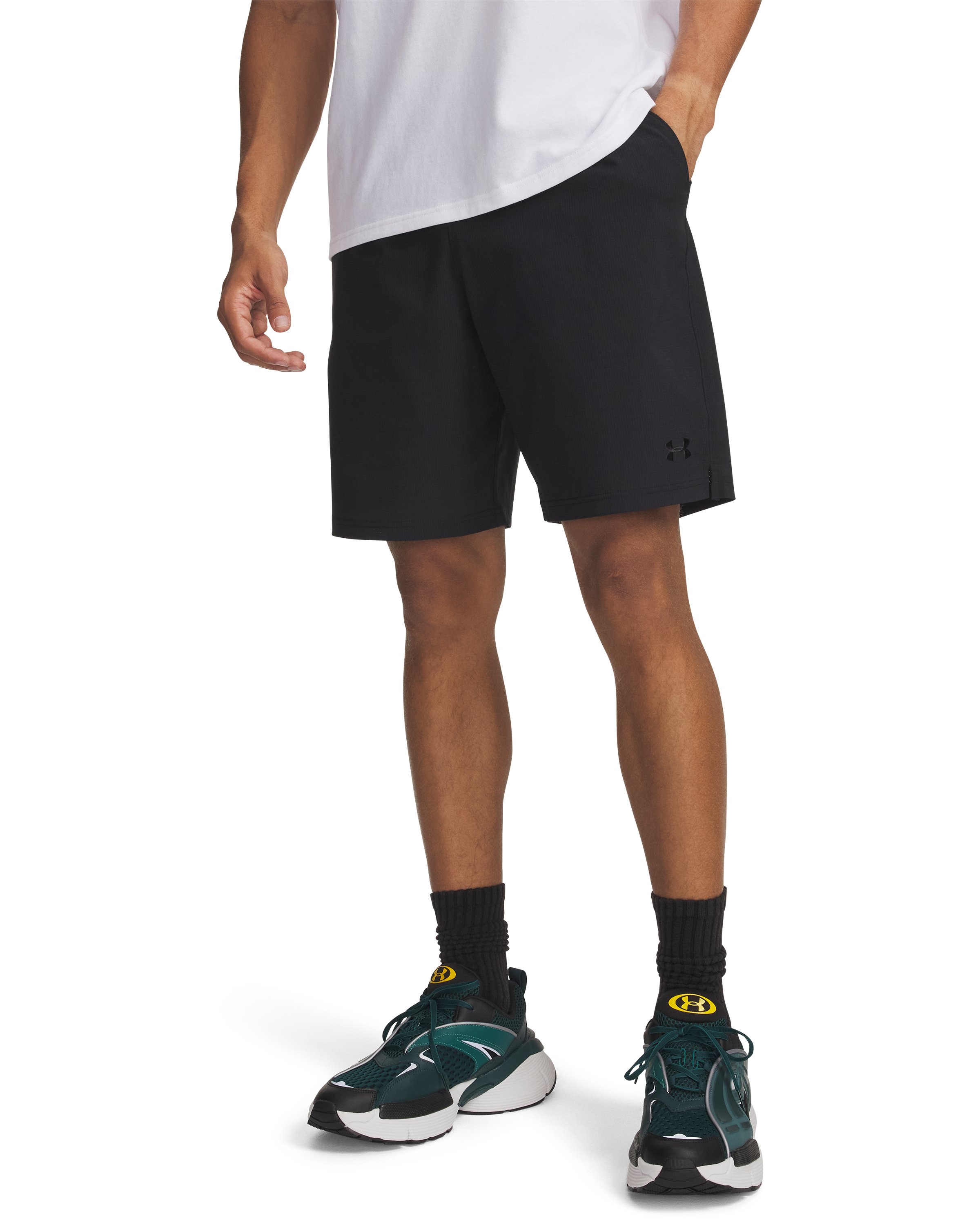 UA Motivate Vented Men's 9 Shorts 16