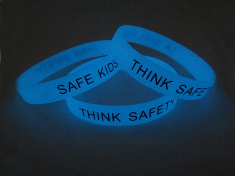 Customized Glow in Dark Silicone Bracelets