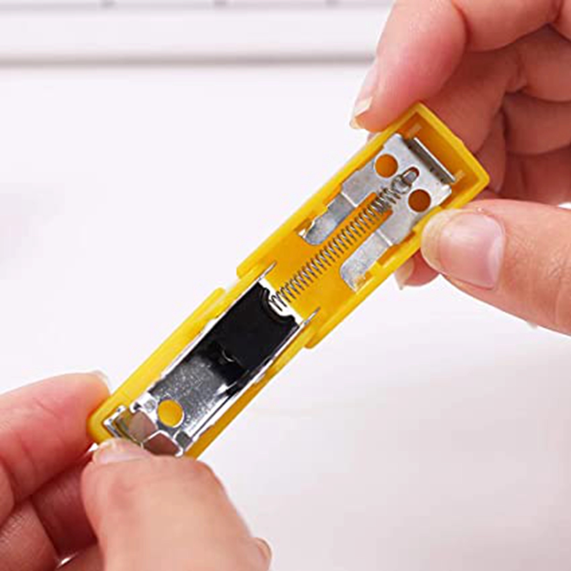 Mini stapler 8