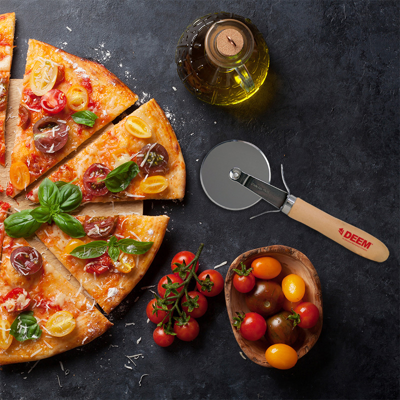 Wood Handle Pizza Cutter 3