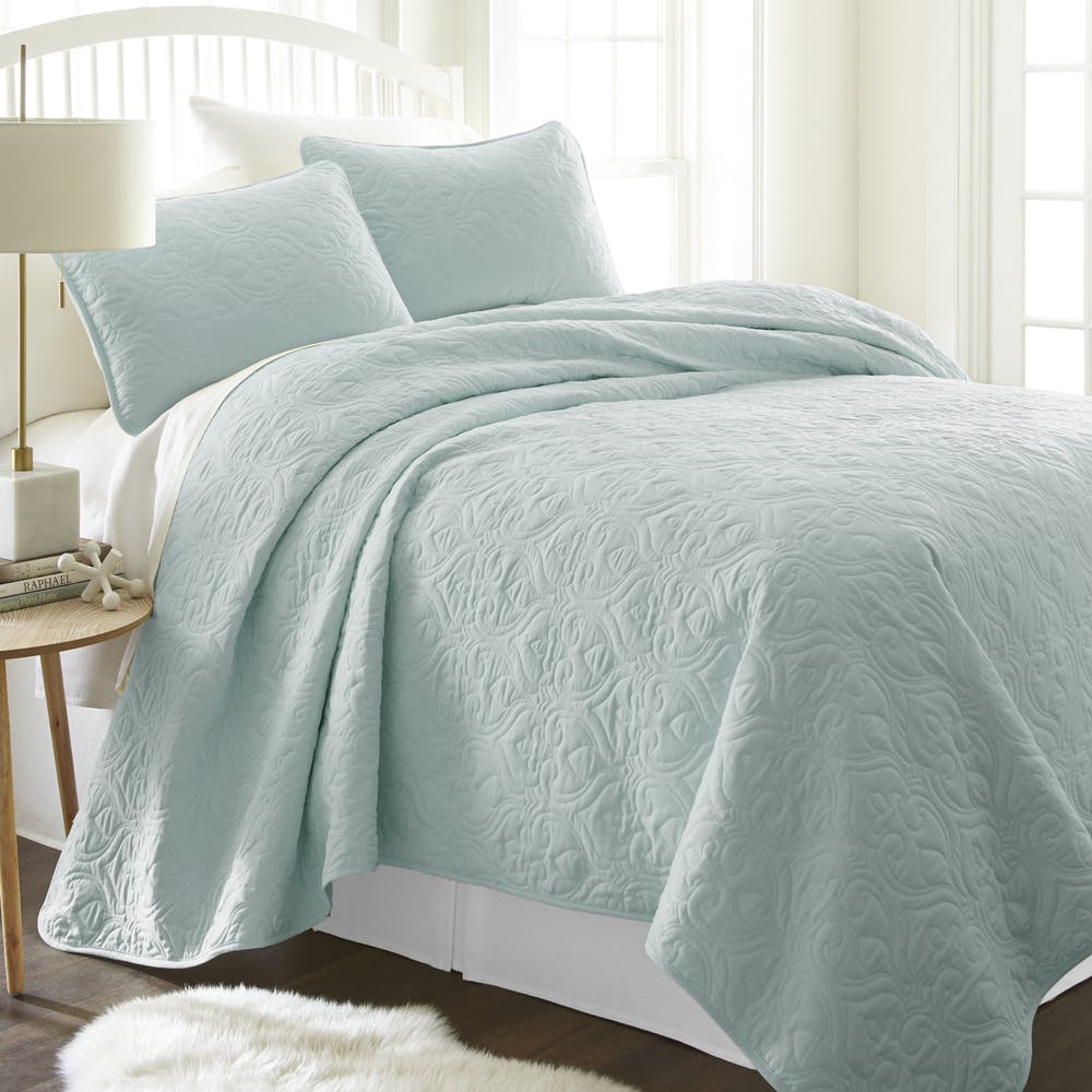 Premium Quilted Coverlet Sets - Pale Blue Queen Damask Pattern 3 Piece 3