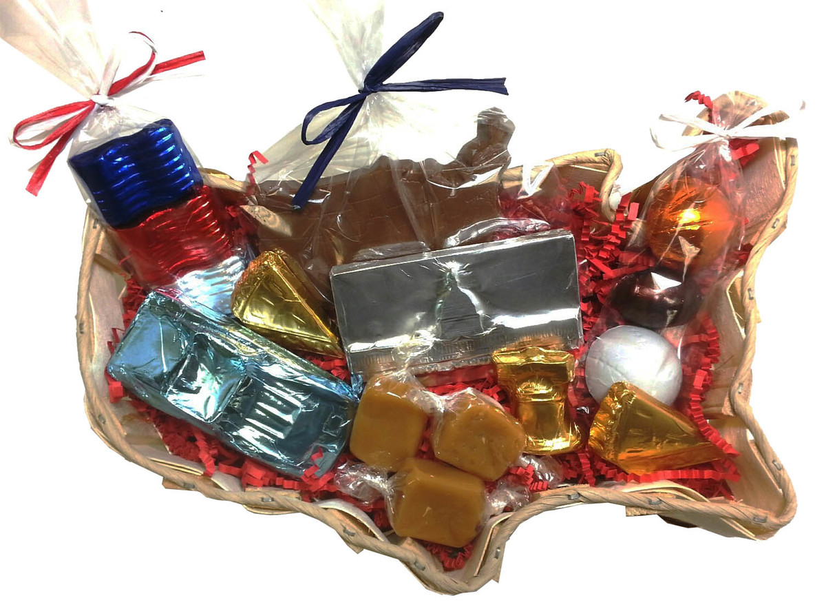 USA Shaped Large Wooden Gift Basket BSKTUSA CustomChocolate2019